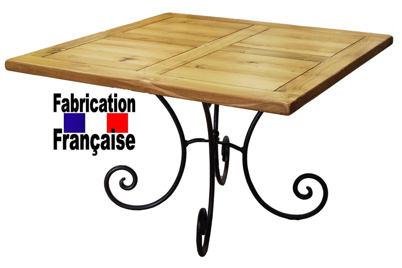 Table carrée chêne et fer forgé, vue 2